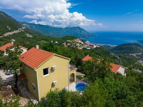 Golden Horizon Villas — 4-Star Luxury Hotel in Budva, Montenegro