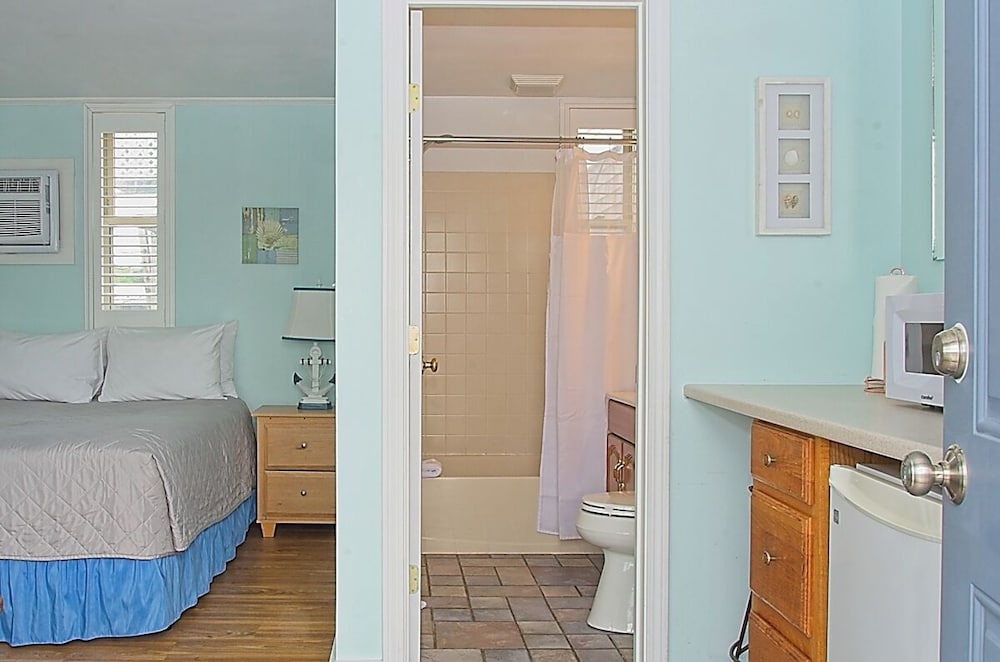 Vineyard Harbor Motel Private Beach - photo 95