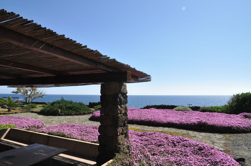 Relais Euterpini — 4-Star Luxury Hotel in Pantelleria, Italy