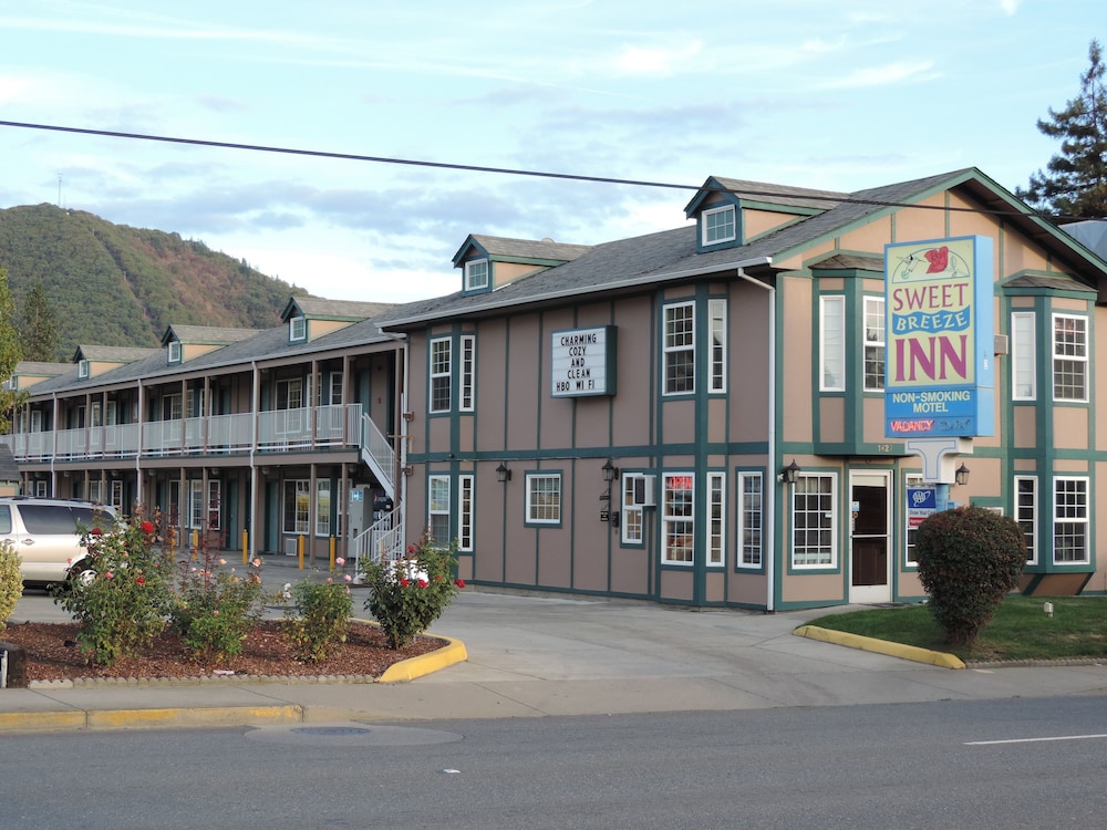 Sweet Breeze Inn - photo 18
