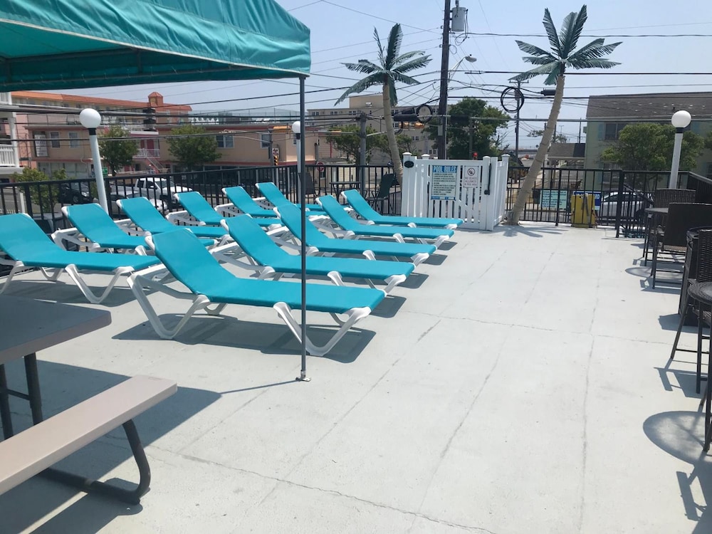 Surf Comber Motel - photo 18
