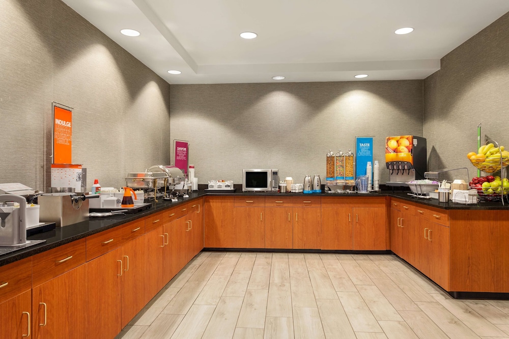 Hampton Inn & Suites Denver Cherry Creek - photo 26