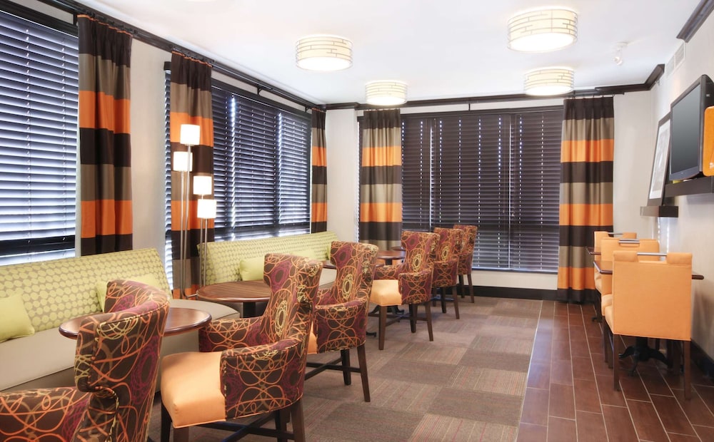 Hampton Inn Kansas City Overland Park - photo 6