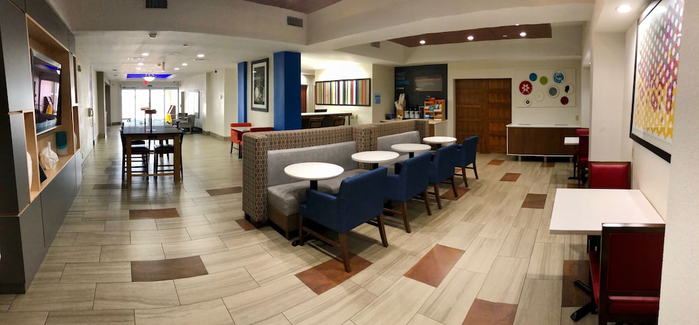 Holiday Inn Express Hotel & Suites Decatur by IHG - photo 38