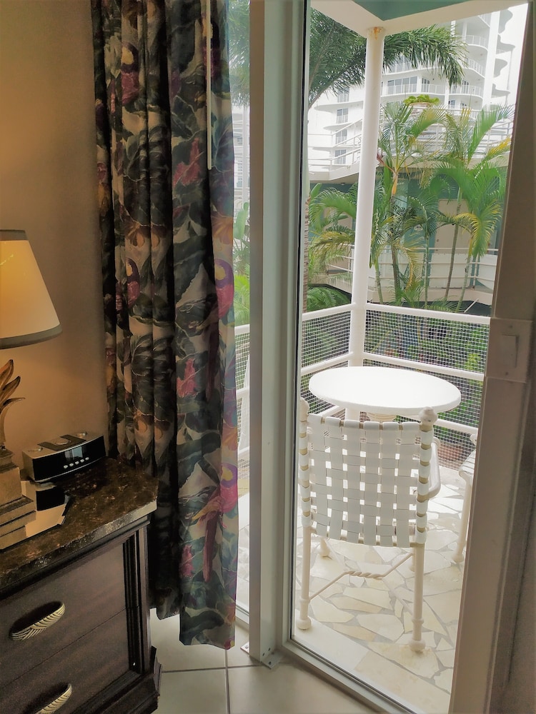 Manhattan Tower Apartment Hotel - photo 33