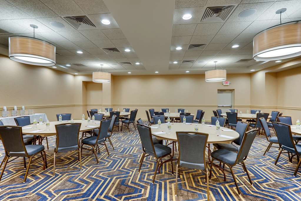Drury Inn & Suites Sikeston MO - photo 40