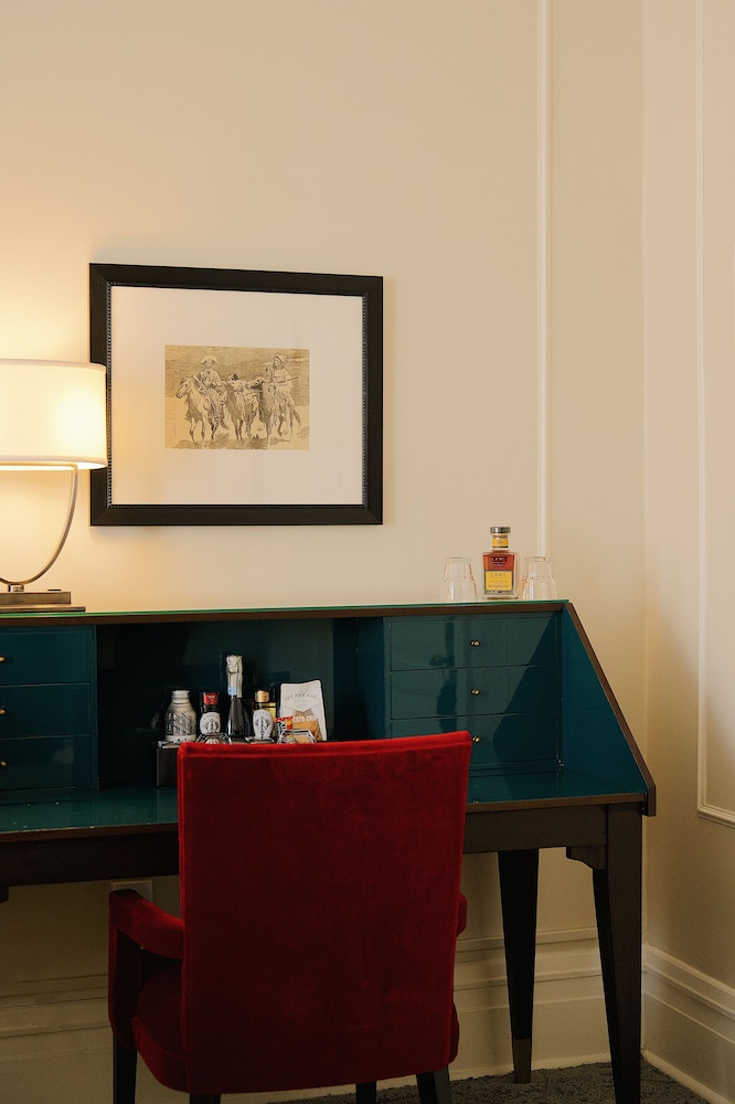 The Oxford Hotel - photo 17