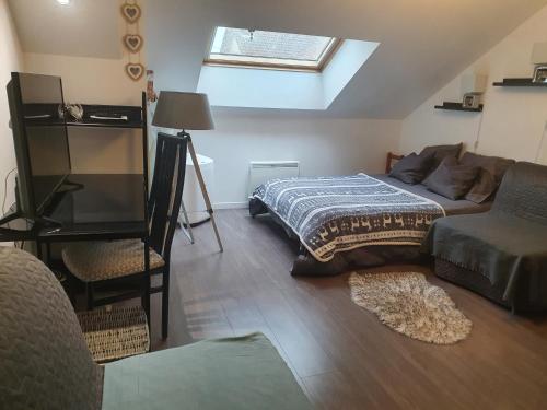 Charles — hotel in Thaon-Les-Vosges