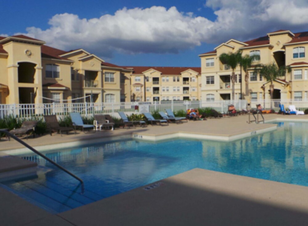 Luxury Poolview Penthouse - photo 14