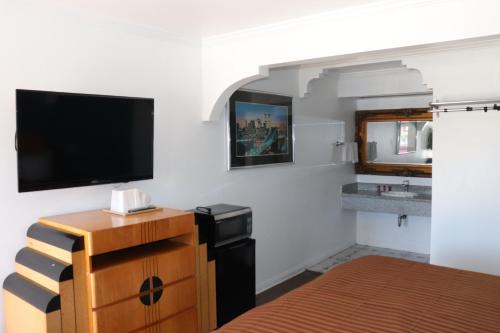 El Dorado Motel - photo 30