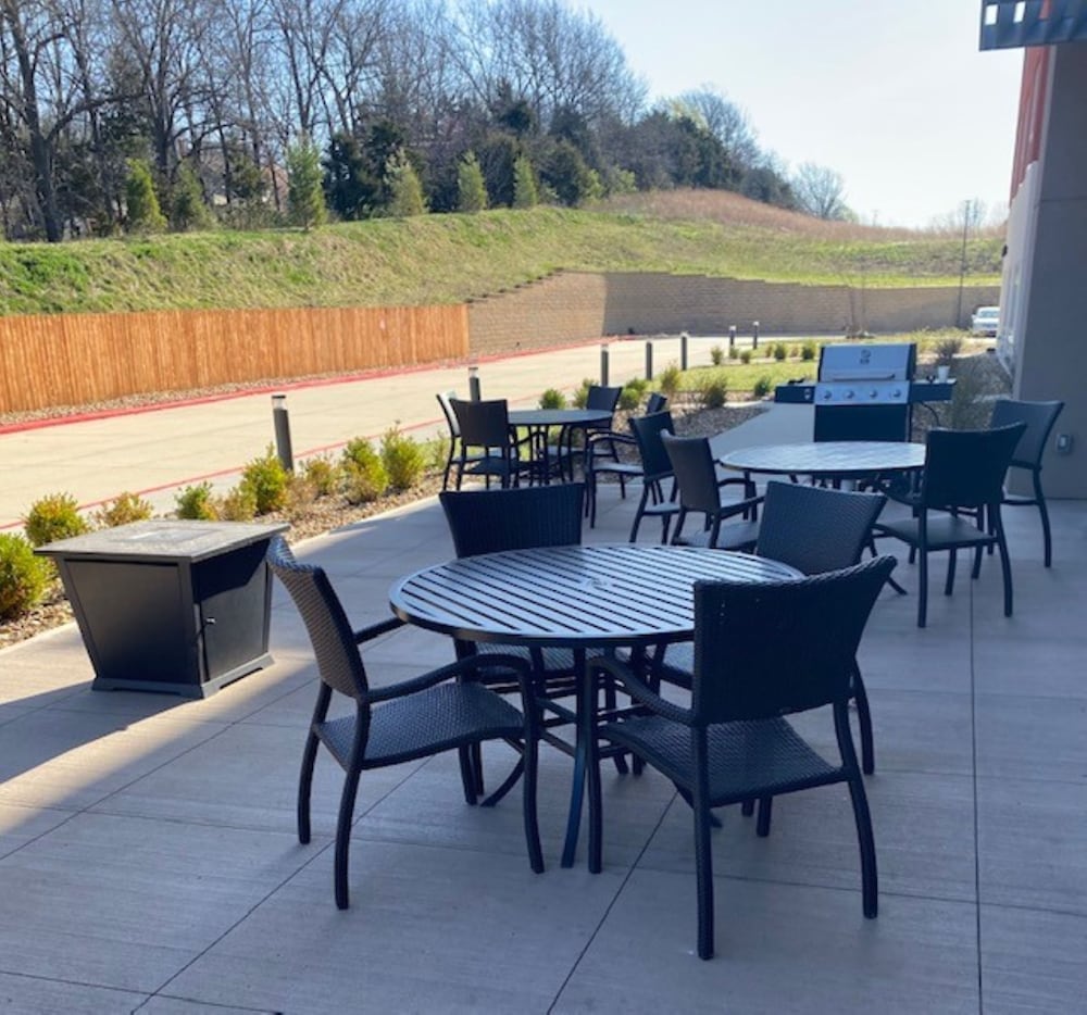 Holiday Inn Express & Suites Warrensburg North by IHG - photo 48