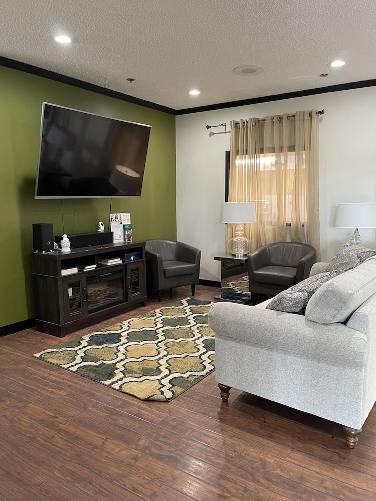 Quality Inn Frontier at U.S. Hwy 30 - photo 2