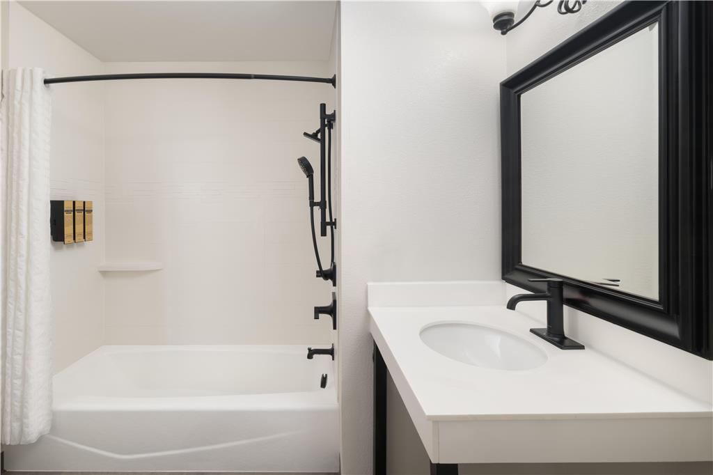 Best Western Plus Frontier Inn - photo 16