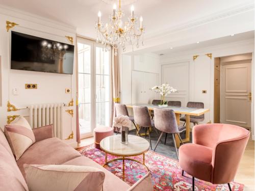 Luxury 2 Bedroom Eiffel Tower with Terrace