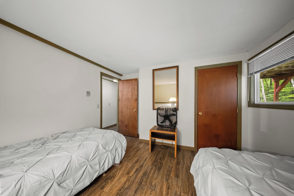 Evergreen Valley Inn - photo 35