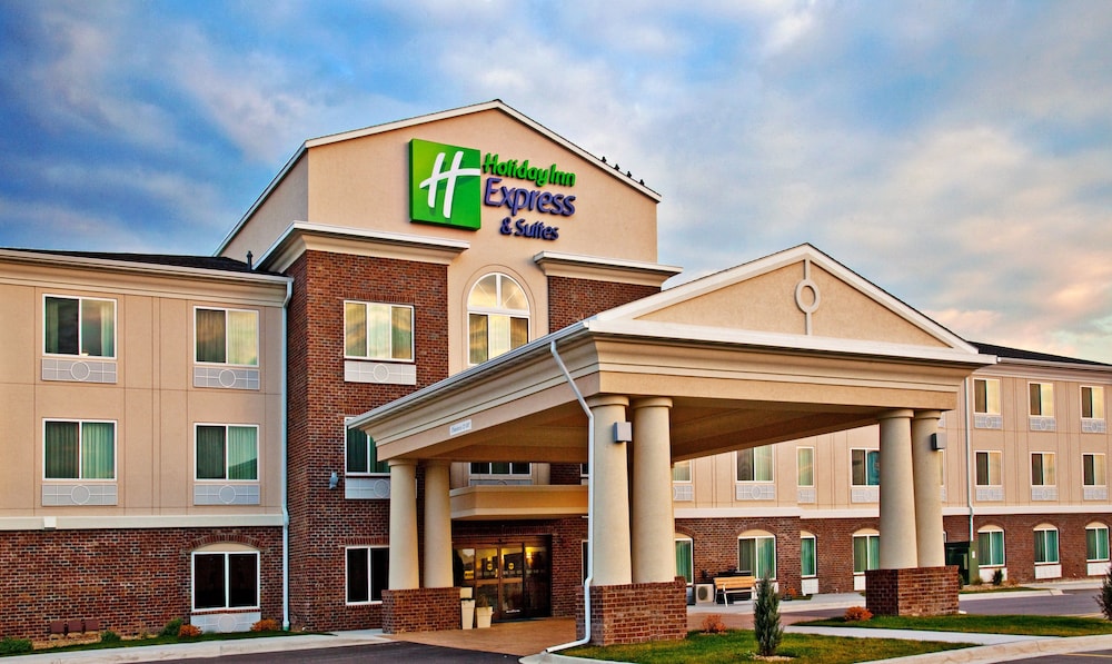 Holiday Inn Express Hotel & Suites Dubuque by IHG - photo 30