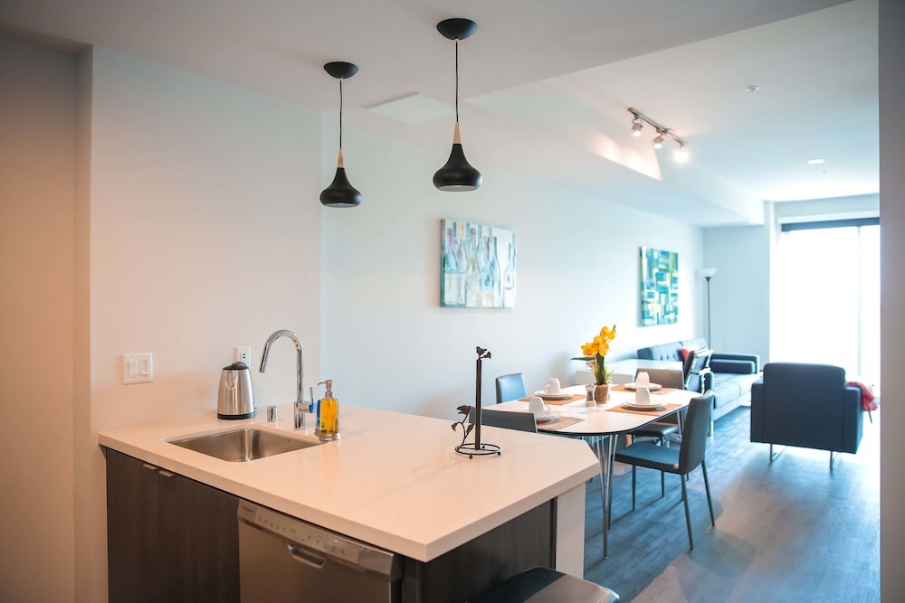 Fully Furnished Suites near Little Tokyo - photo 14