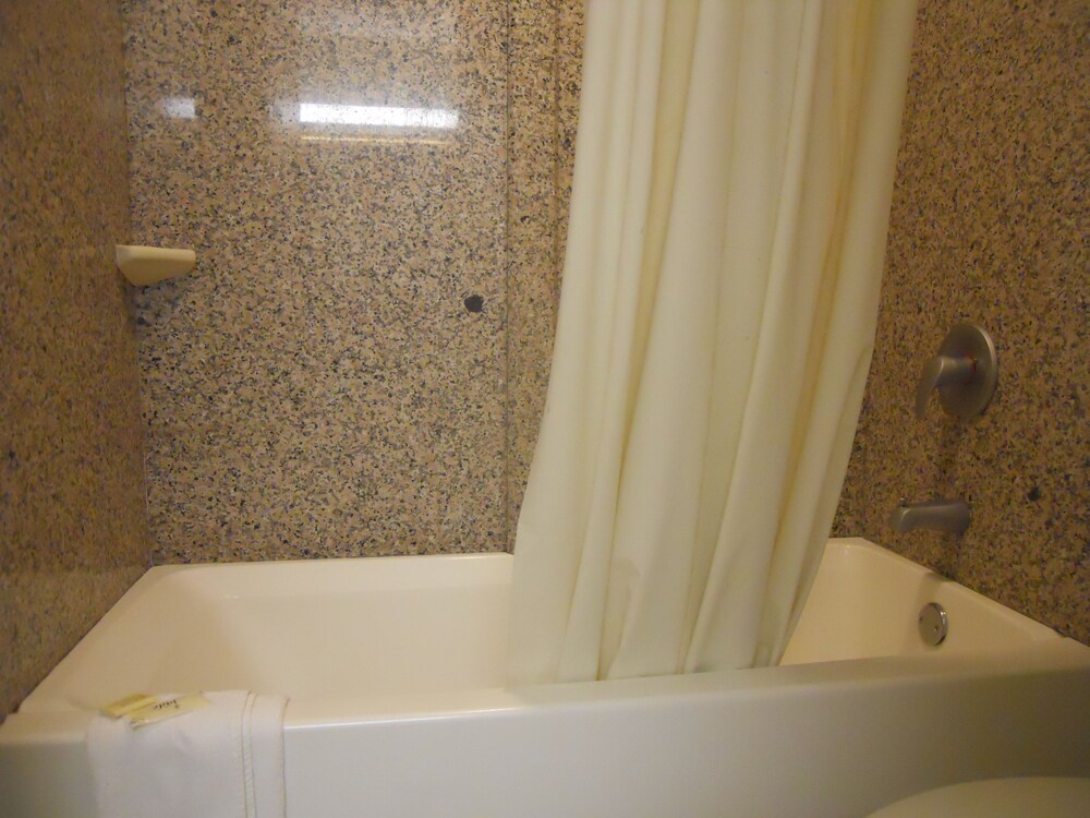Airport Inn Chattanooga - photo 41