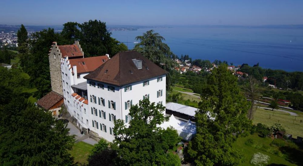 Schloss Wartensee - carbon neutral hotel in Rheineck