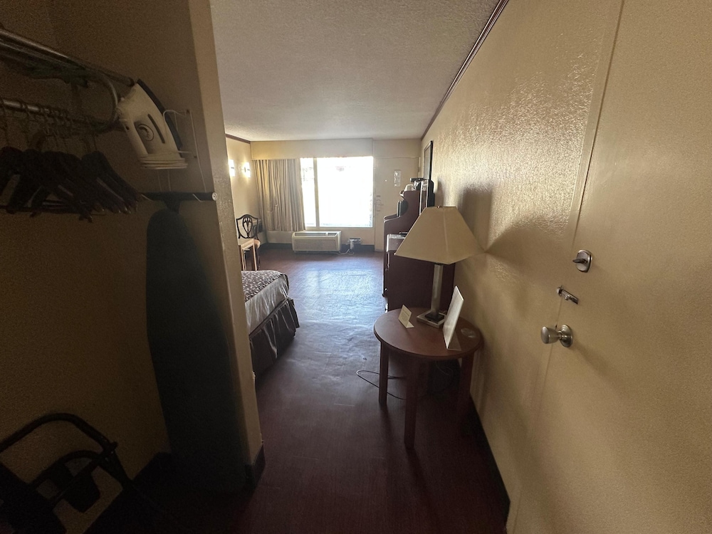 Hotel Red Rose by Townhouse Covington I 64 - photo 29
