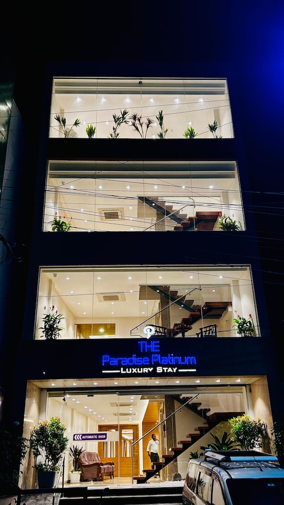 The Paradise Platinum in Kanchipuram, India