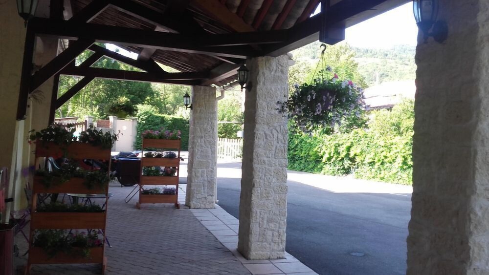 L'Oustaou - carbon neutral hotel in Castellane