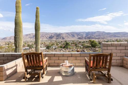 JT Park Villa 360 Views and Starlink on 10 acres — 4-Star Luxury Hotel in Twentynine Palms, United States