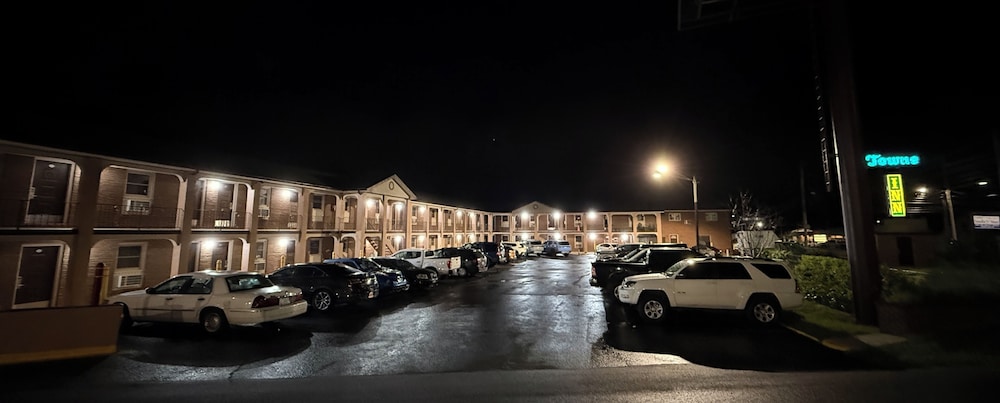 Towne Inn - photo 23
