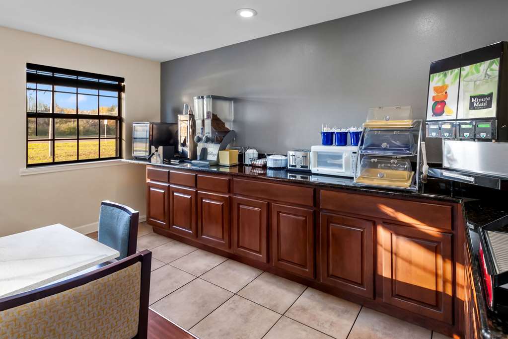 Days Inn by Wyndham Brownsville - photo 16