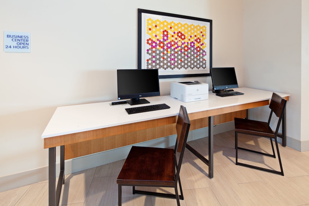 Holiday Inn Express Hotel & Suites Ventura by IHG - photo 24