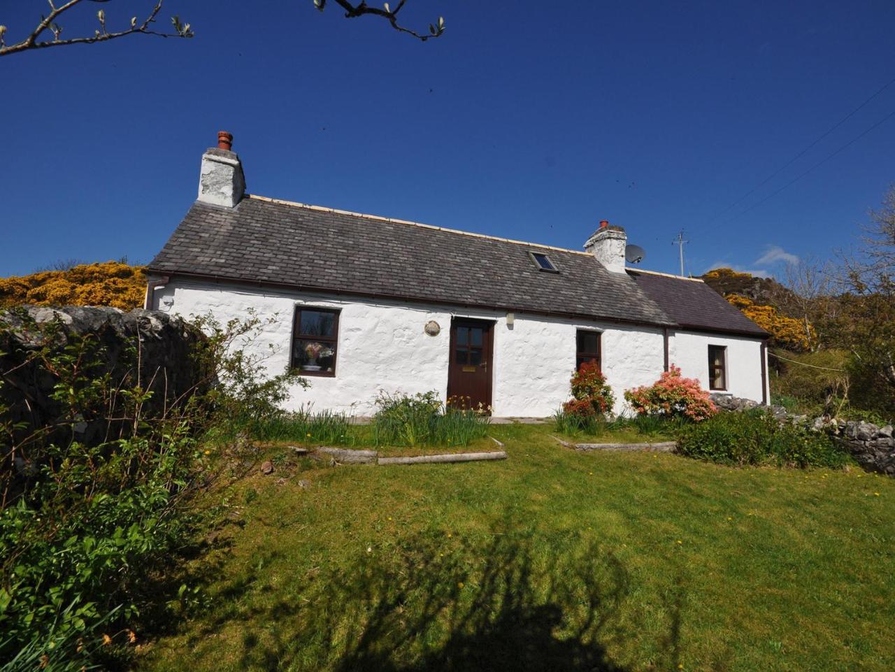 1 bed property in Lochinver The Highlands SU304 - last minute hotel in Unknown City