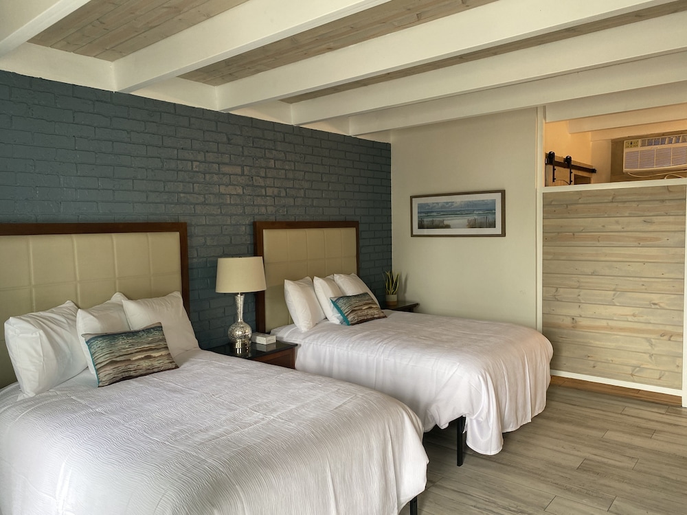 Gulf Coast Inn - photo 8