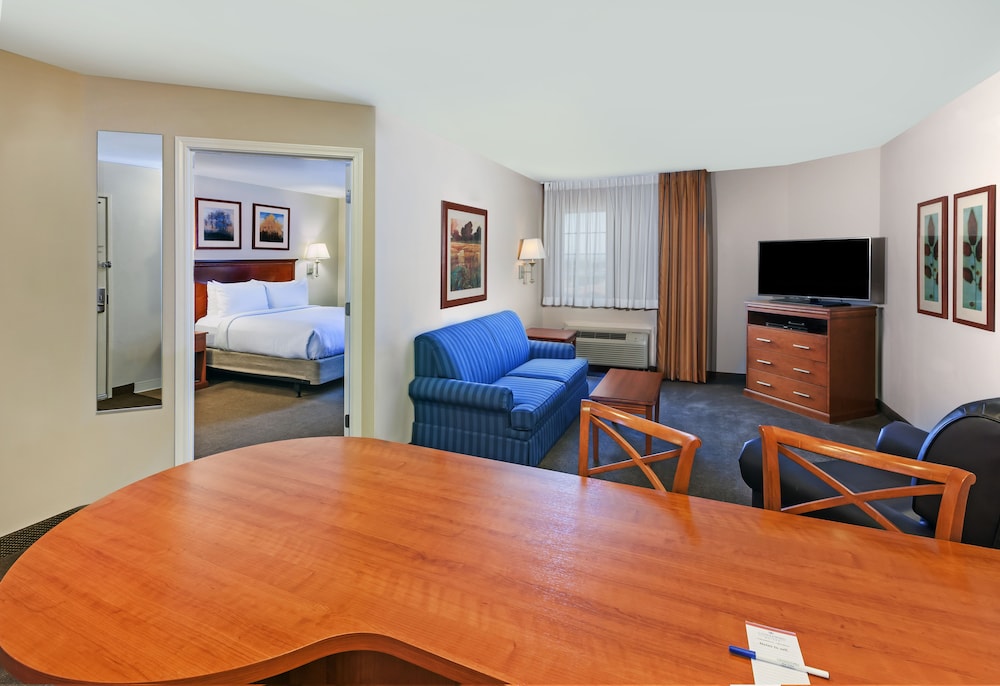 Candlewood Suites El Paso North by IHG - photo 7