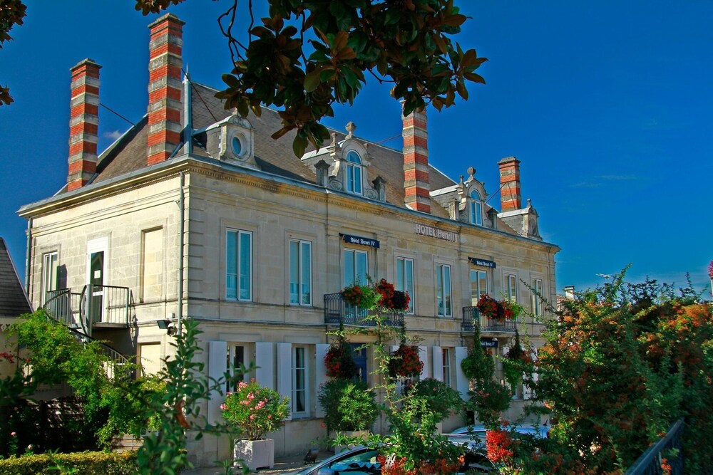 Hôtel Henri IV — hotel in Coutras