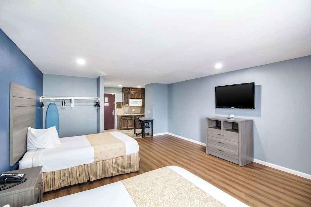 Rodeway Inn & Suites Port Arthur Groves - photo 25