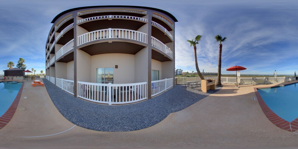 Blue Bay Inn & Suites - photo 62