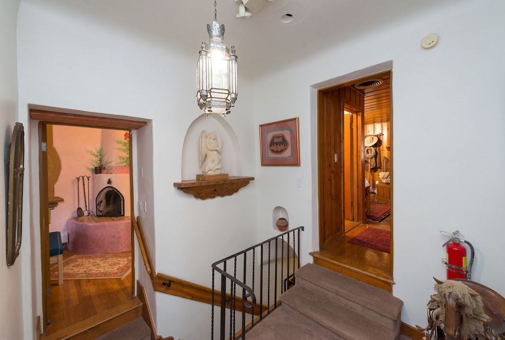 Inn on La Loma Plaza - photo 98