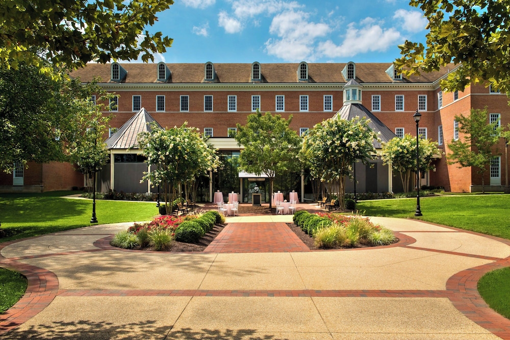 College Park Marriott Hotel & Conference Center - photo 38