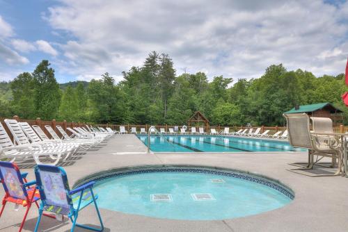 On Mountain Time - carbon neutral hotel in Sevierville