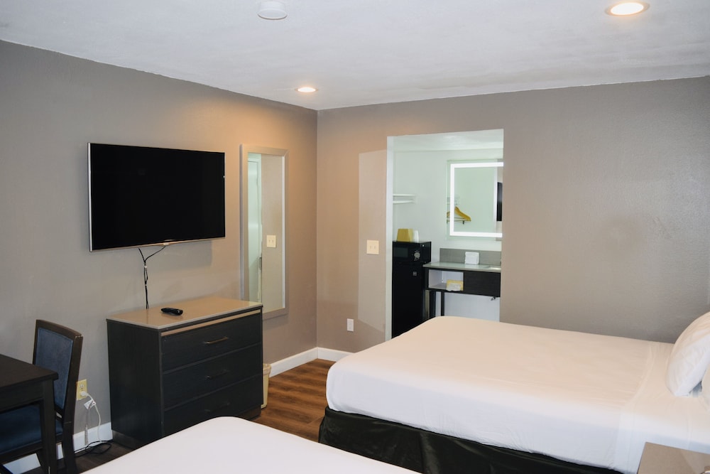 Hotel Milagro - photo 2