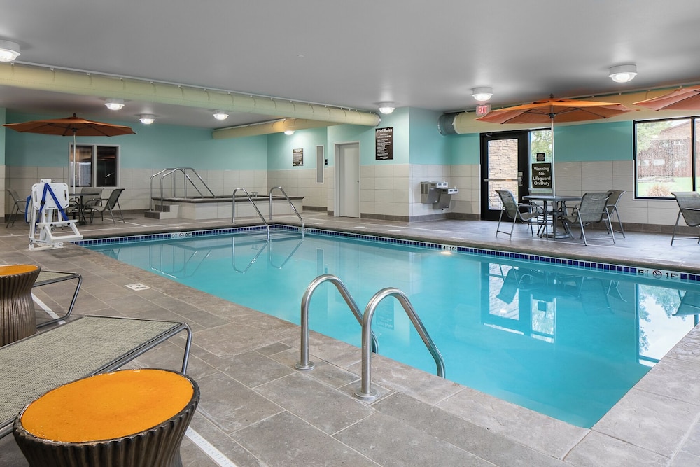 Hampton Inn & Suites Mason City - photo 24