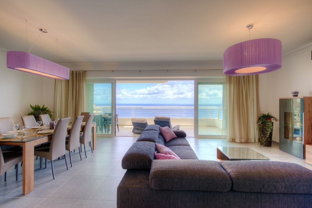 Seafront Apart IN Fort Cambridge — 4-Star Luxury Hotel in Sliema, Malta