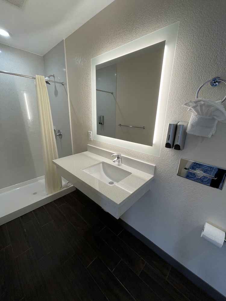 Creekside Inn - photo 24