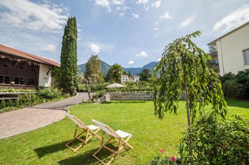 Ansitz Layshof Apartment Erlebach — 4-Star Luxury Hotel in Merano, Italy