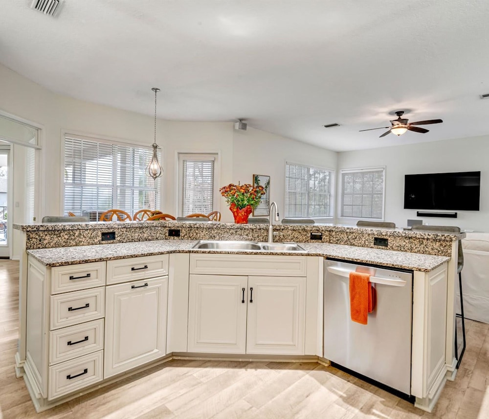 Siesta Key Marvel Pool SPA Deeded Beach Access - photo 66