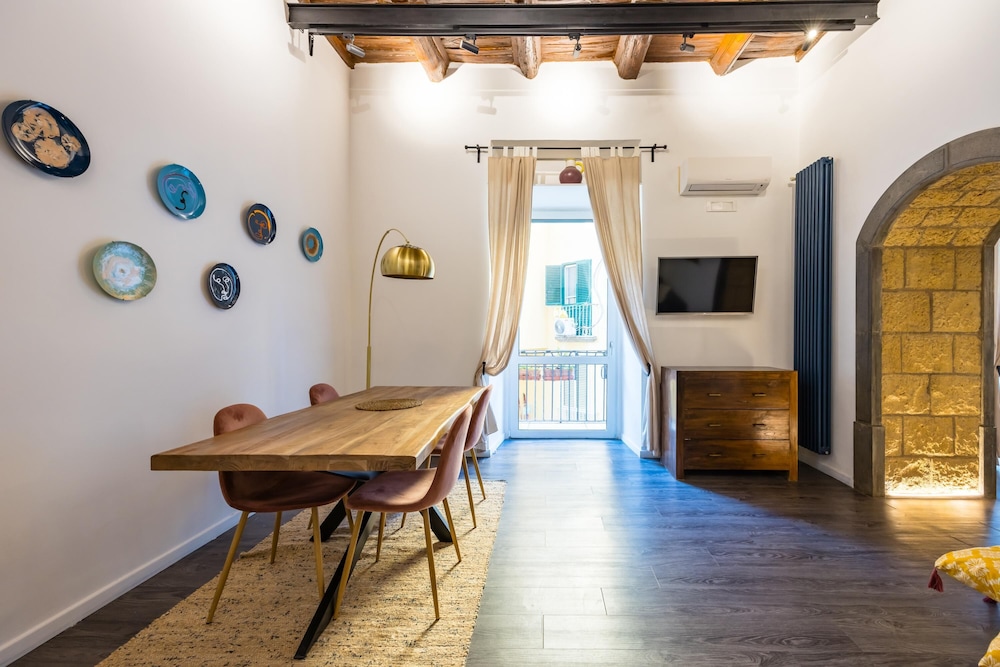 Hidden Gem on Pedastrian Area — 4-Star Luxury Hotel in Naples, Italy