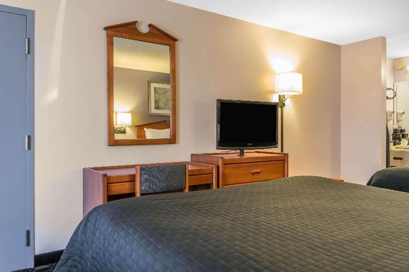 Studio 6 Suites Louisville KY Airport Expo Center - photo 21