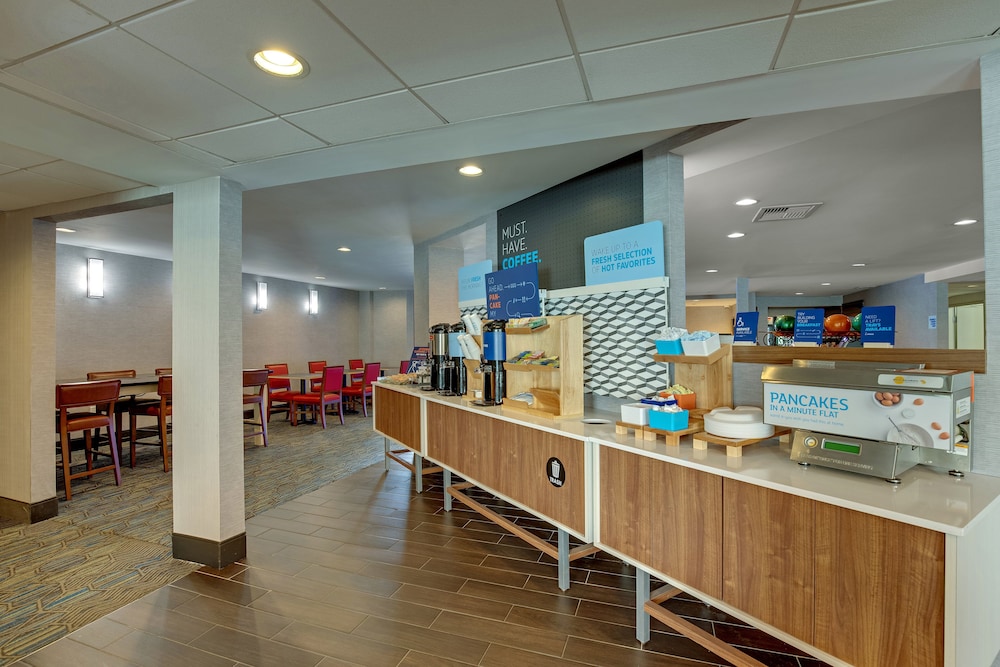 Holiday Inn Express W I40 Whitebridge Road by IHG - photo 22
