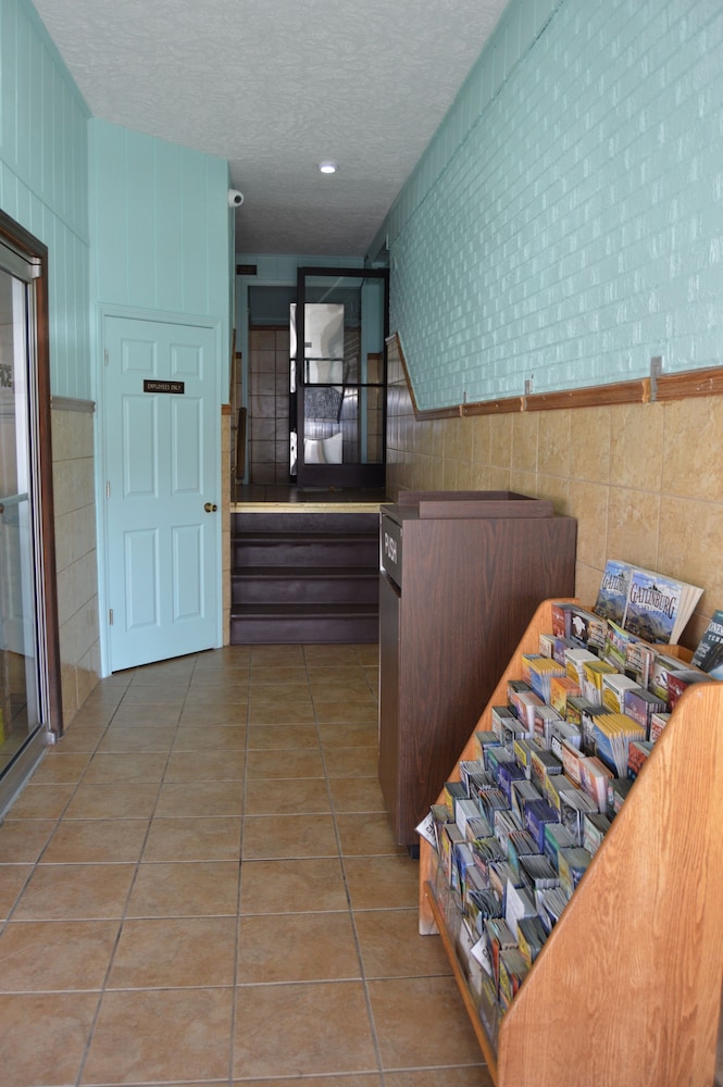 Budget Inn of Claypool Hill - photo 2