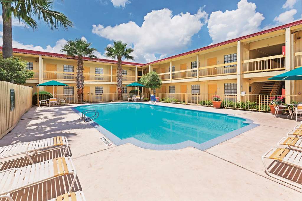 La Quinta Inn by Wyndham San Antonio Lackland - photo 10